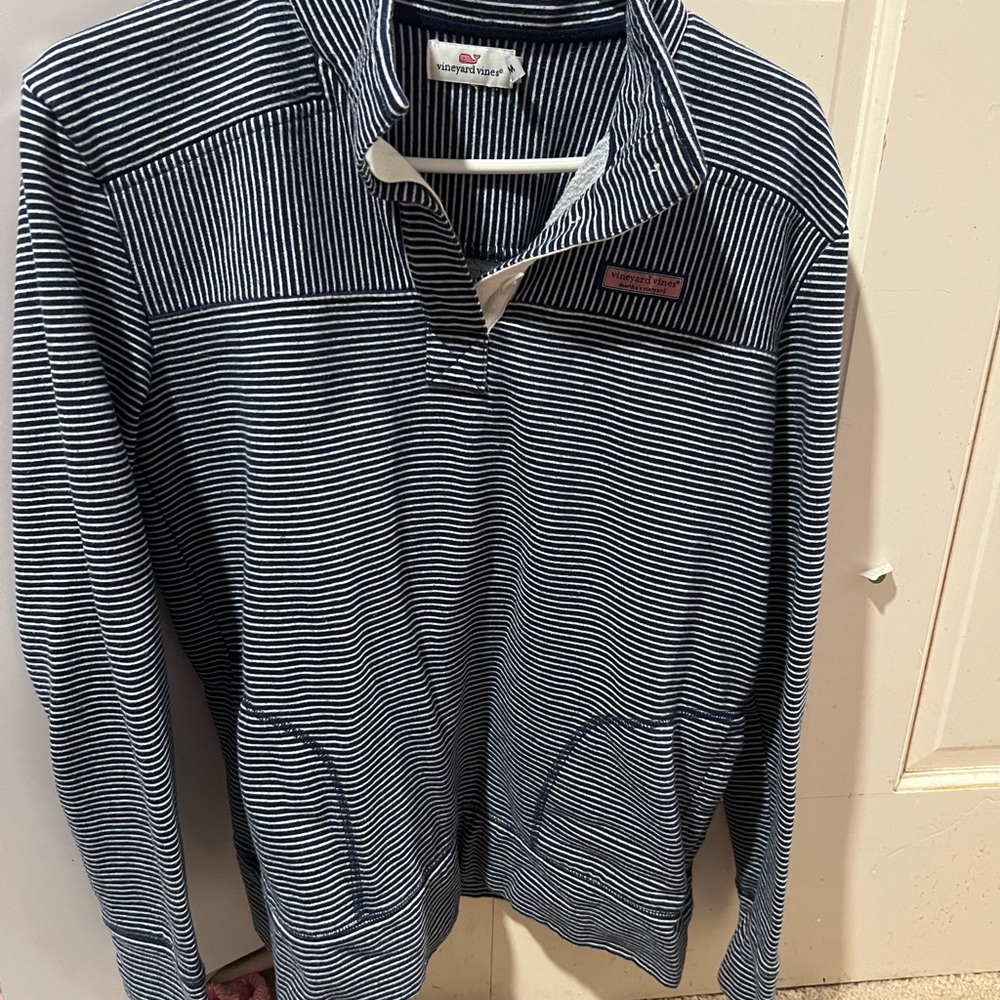 Vineyard vine pullover